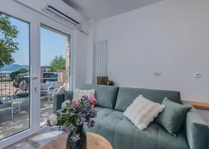 Alexandra Διαμέρισμα *